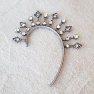 Metal Starburst Ear Cuff 🖤